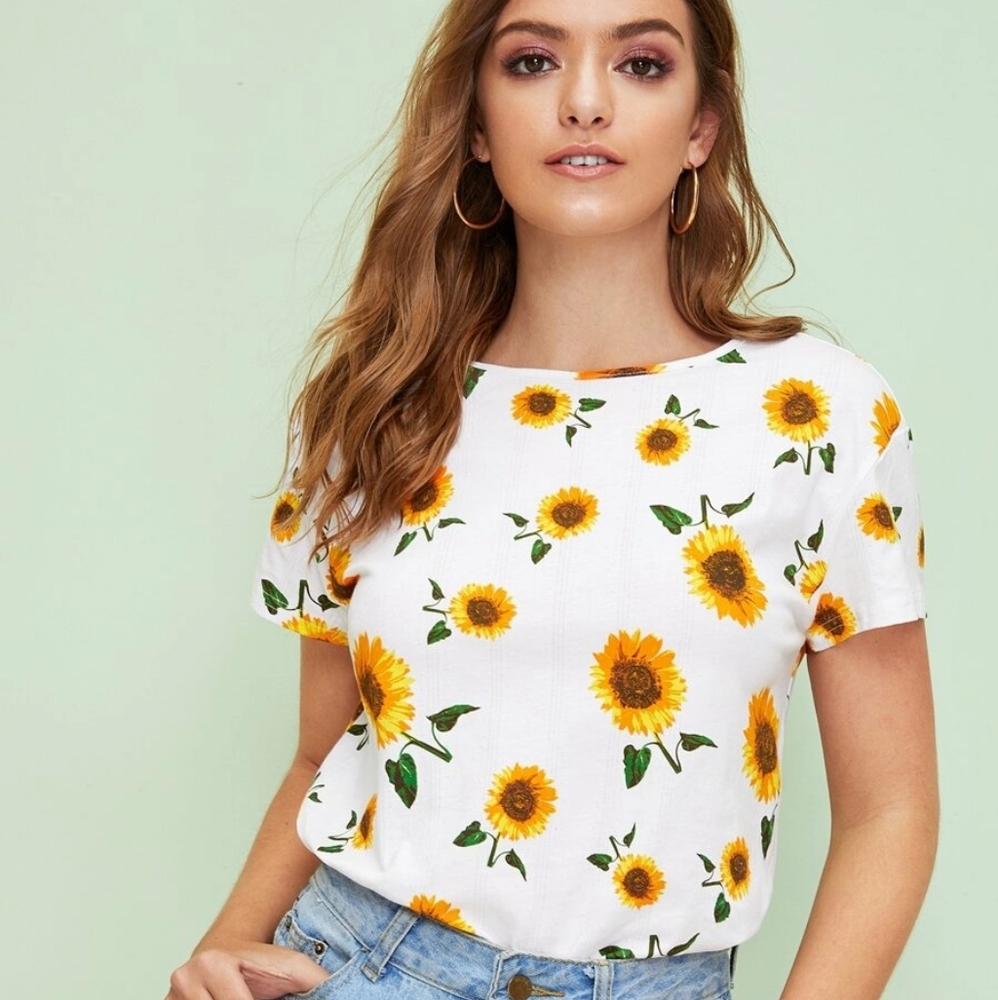 Comfy Sunflower Print Tee